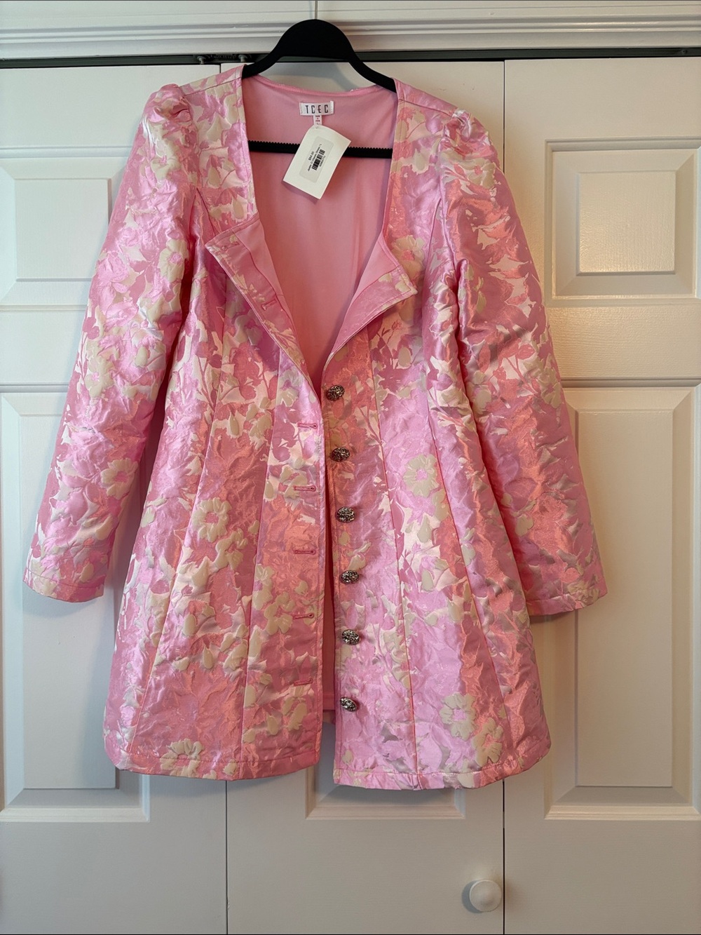TCEC Pink Floral Jacquard Trench Coat. 
A real Barbie looking trench !